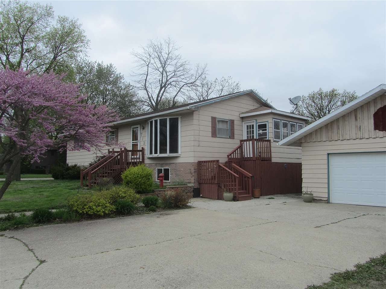 712 Harrison St, Traer, IA 50675 Zillow