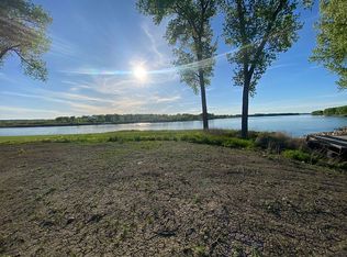 10058 Island Rd, Bismarck, ND 58503