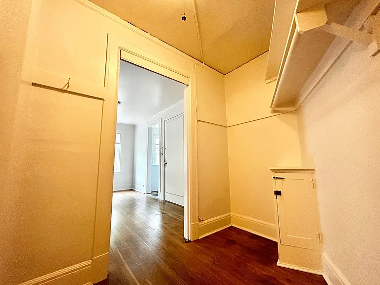 1522 E Olive Way — Photo 19