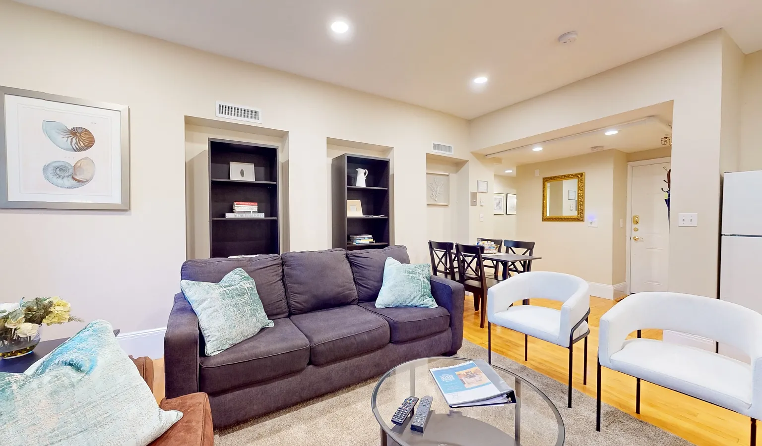 2 bed, 900 sqft, $7,995 — Photo 4