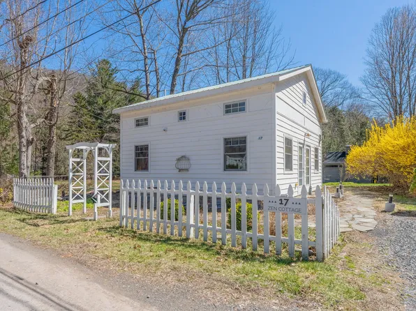 17 West St, Phoenicia, NY 12464