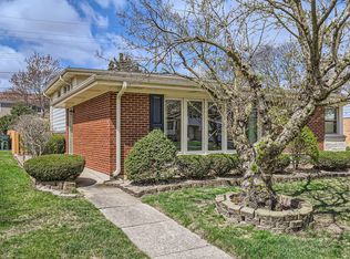 1032 N Drury Ln, Arlington Heights, IL