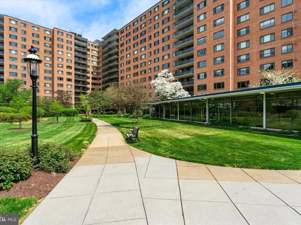 4201 Cathedral Ave NW APT 1118E, Washington, DC 20016