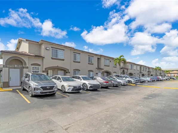 8060 W 28th Ct Unit 202, Hialeah, FL 33018
