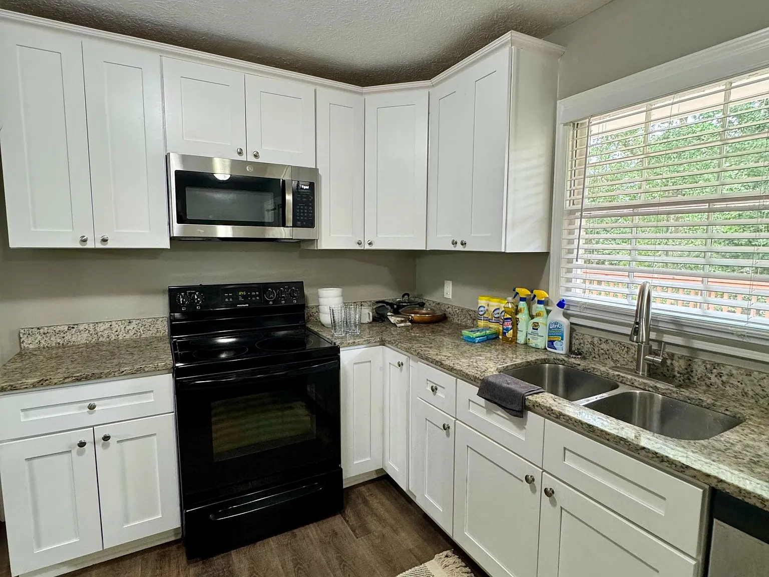 4 bed, 2.5 bath, 3352 sqft, $776 — Photo 4