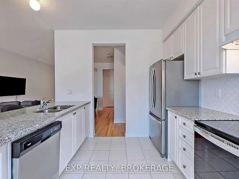 4 Haymarket Dr — Photo 5
