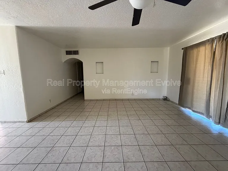 4021 W Berridge Ln — Photo 4