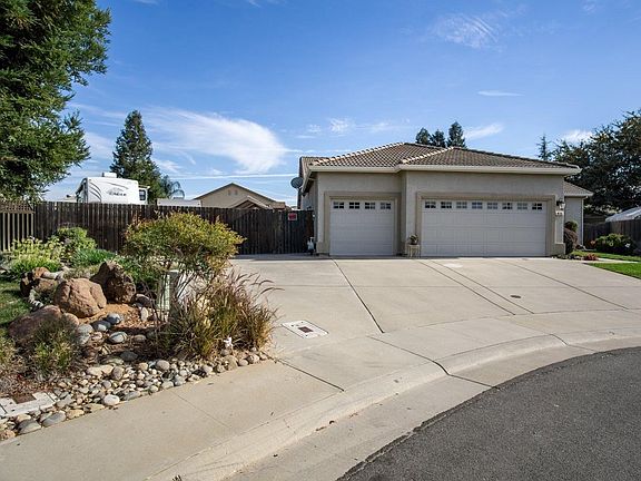 2nd image of 415 Kier Ct