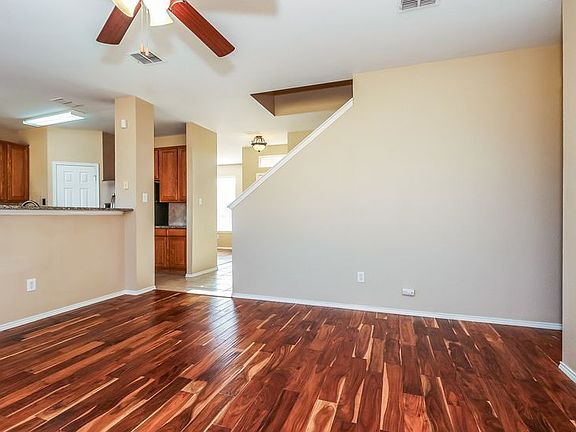 5th image of 1304 Blue Gill Ct