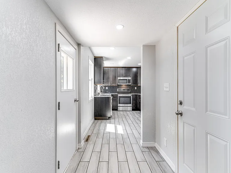 1712 N Belmont Ave — Photo 6