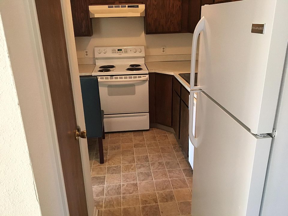 Includes self cleaning oven, dishwasher and a frost free refrigerator freezer.