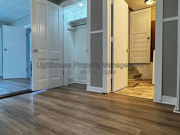 5th image of 1382 Park St