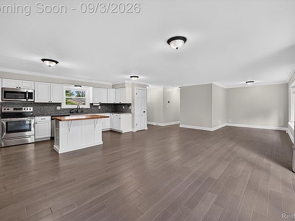 3rd image of 6215 Anavista Dr