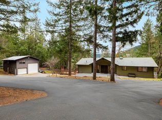 350 Splendor Dr, Wilderville, OR 97543