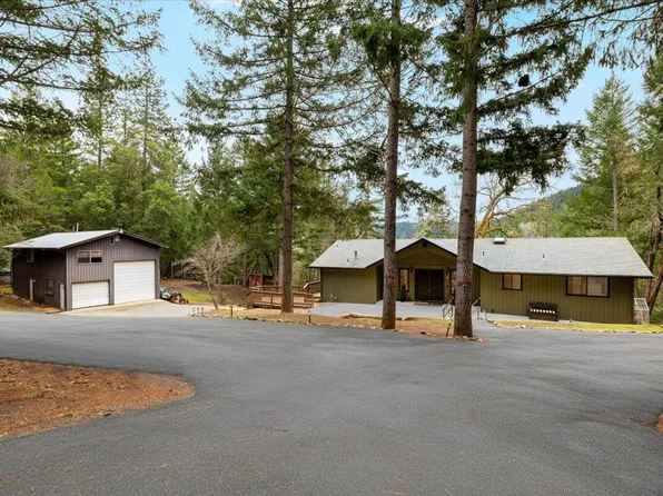 350 Splendor Dr, Wilderville, OR 97543