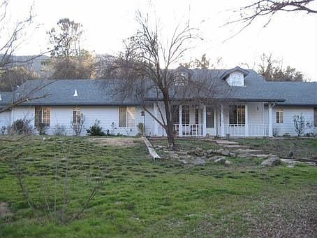 2nd image of 34427 Lodge Rd
