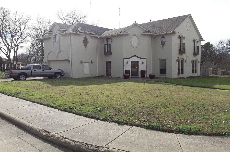 1st image of 701 Sherwood Ct