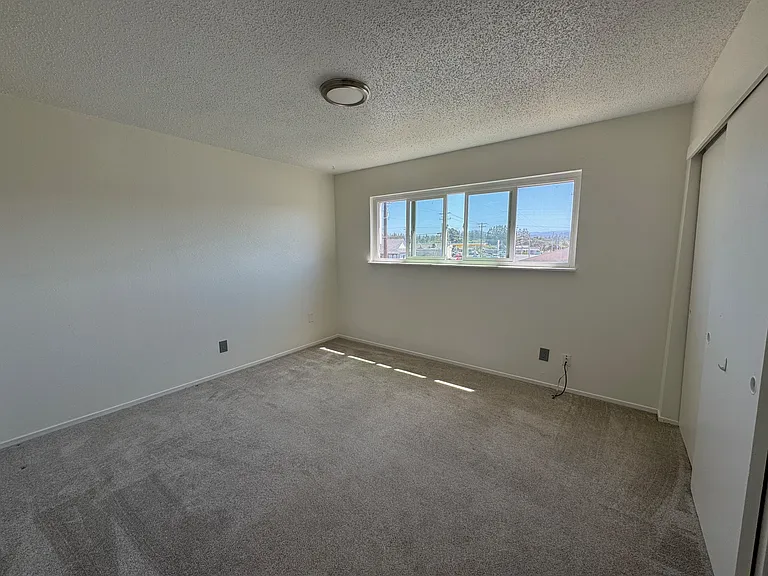 303 E Harding Ave #C — Photo 3