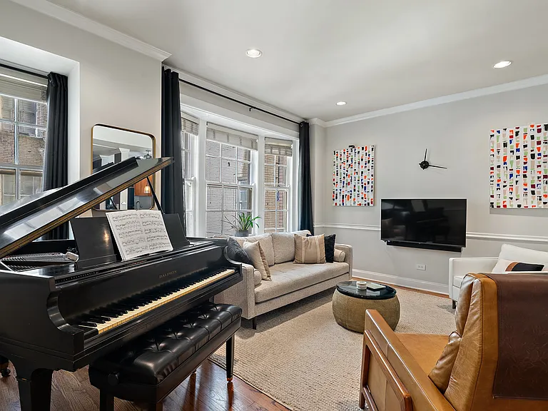 70 E Scott St #308 — Photo 12