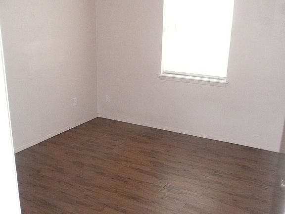 5th image of 1108 N Elm St