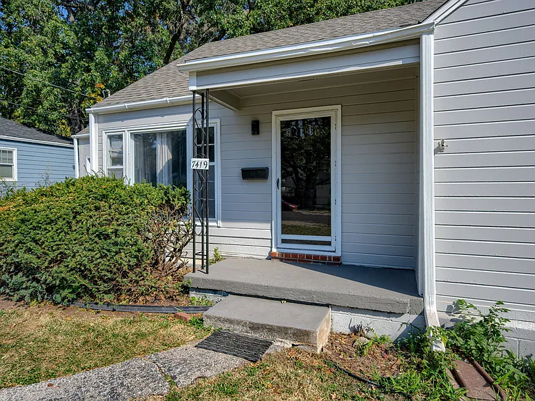 7419 Lamar Ave — Photo 2