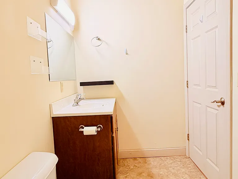 191 College St #307 — Photo 19