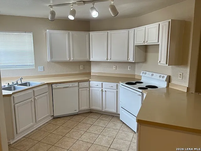 9642 Sekula Dr — Photo 2