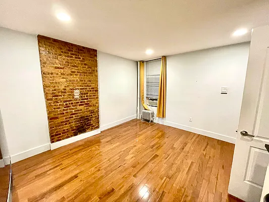 Rented by Pear NYC LLC | media 27