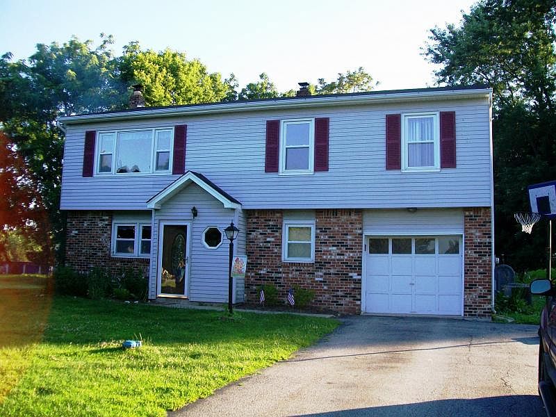1st image of 13 Carol Dr