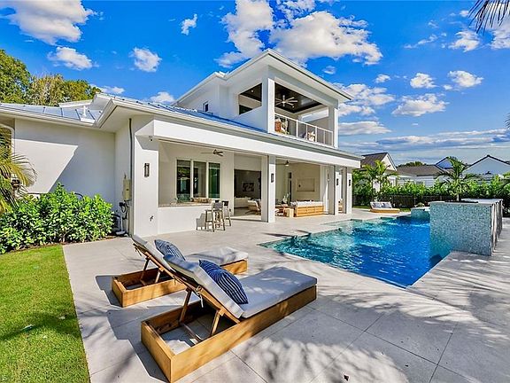 4th image of 788 Riviera DR