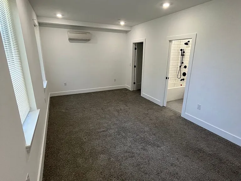 85 E Sharpnack St — Photo 22