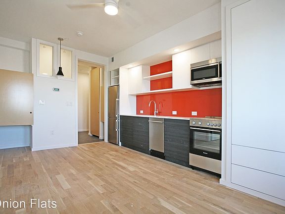 5th image of 1942-48 N Front St #303