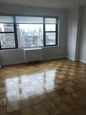 Rented by Carlyle Property Management | media 10