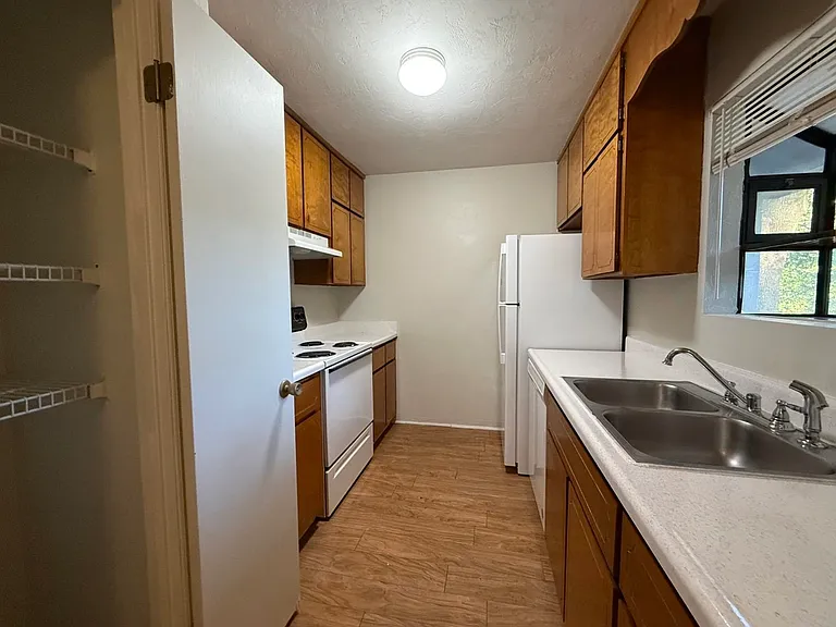 1813 Meriadoc Rd — Photo 8