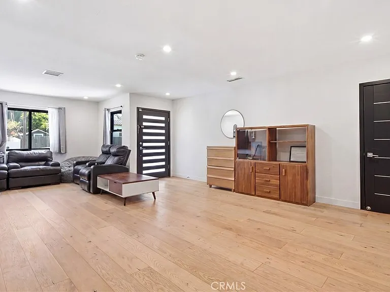 17713 Bullock St — Photo 6