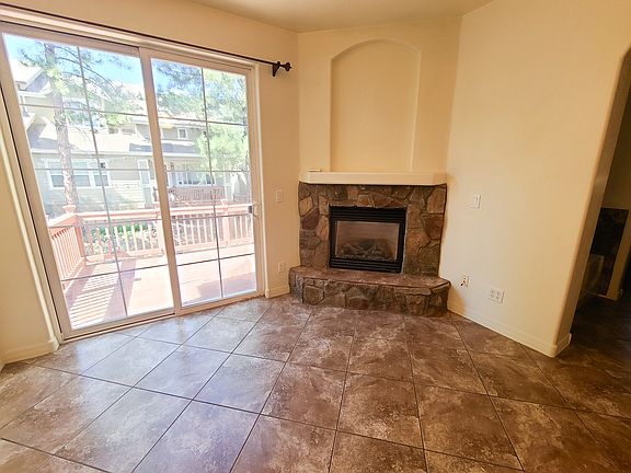 5th image of 1021 E Sterling Ln