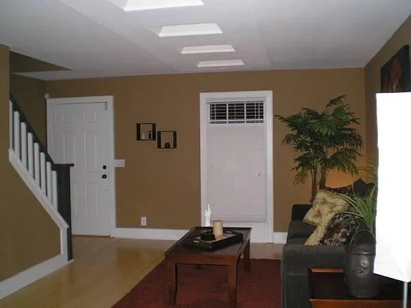Building Photo - 801 Channing Dr