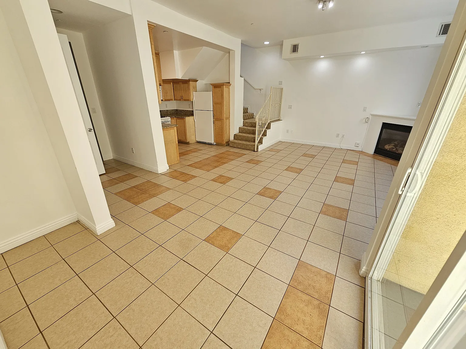 2 bed, 2.5 bath, 1100 sqft, $2,795 — Photo 4