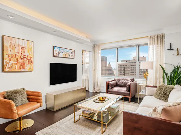 400 East 56th Street image 1 of 15