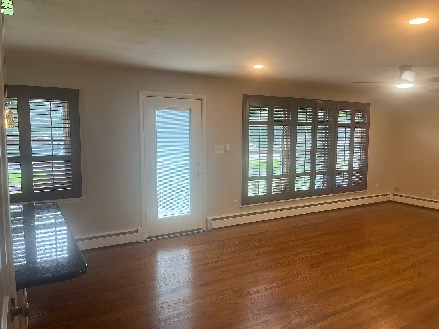 3 bed, 1640 sqft, $1,800 — Photo 2