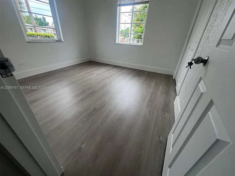 1326 SW 6th St #10 — Photo 13
