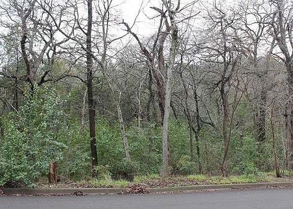 4th image of 440 Broughton Dr
