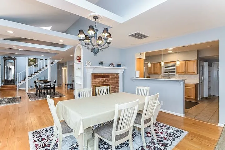 919 Bryant Ave — Photo 25