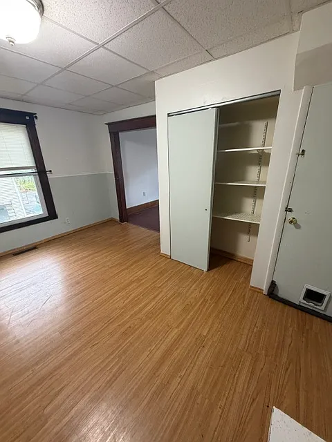 2 bed, $1,000 — Photo 2