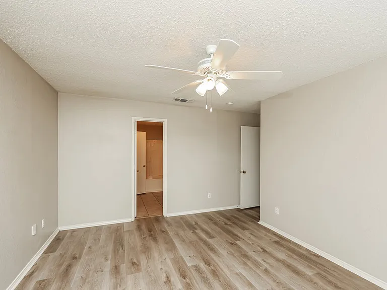 1223 Reeves Ln — Photo 11