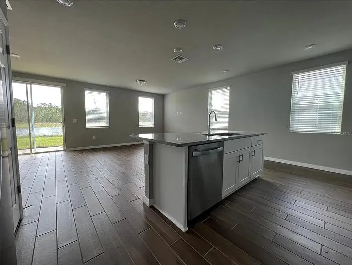 756 Legacy Dr — Photo 6
