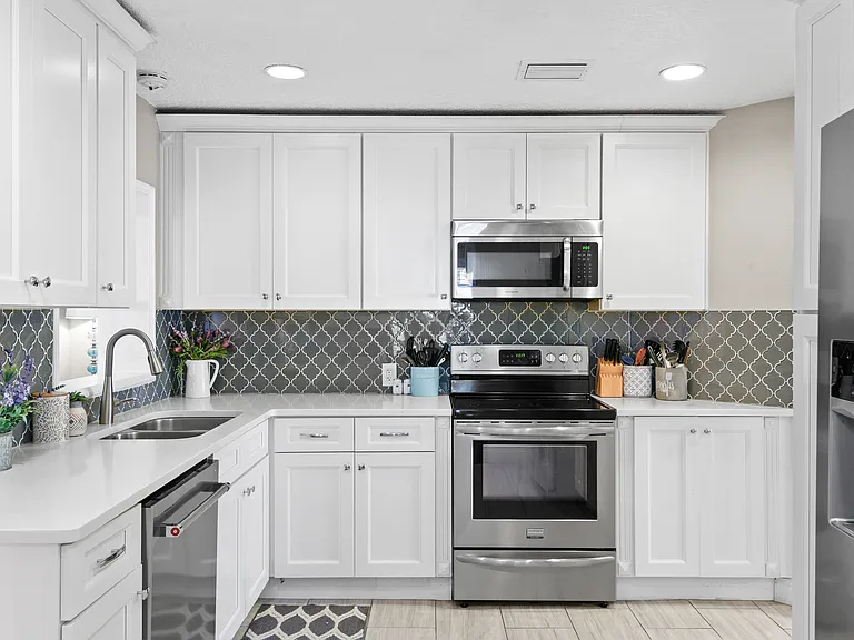 350 N Phelps Ave — Photo 10
