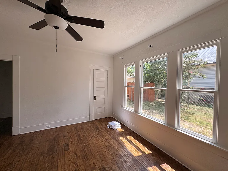 2626 Morrow Ave — Photo 3