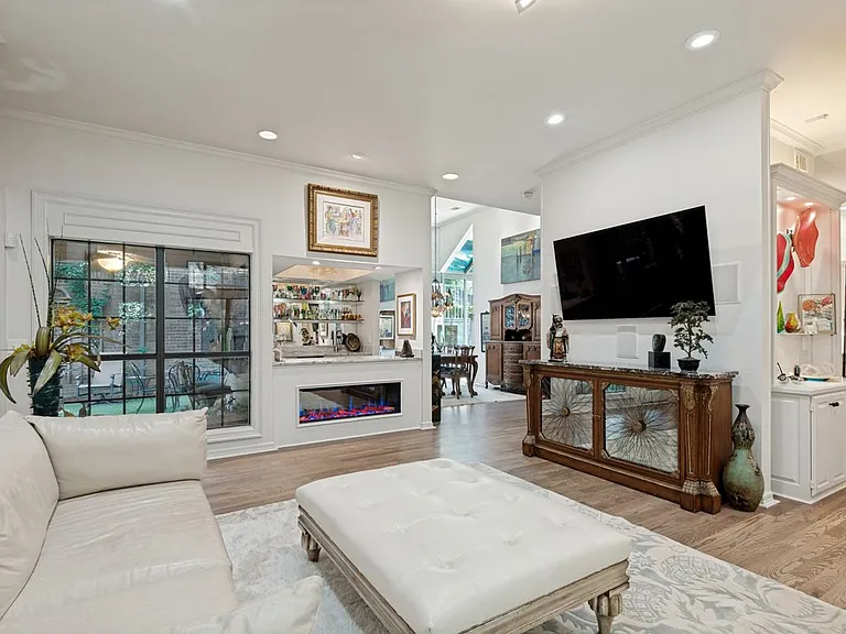 6908 Park Ln — Photo 7
