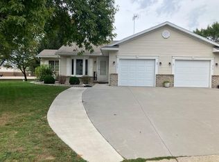 213 11th Avenue Ct NE, Waseca, MN 56093